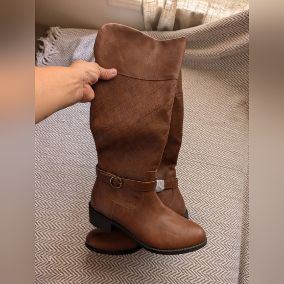 St. John Bay Tan Over the Knee Boots 👢👢NWOT - Picture 5 of 6